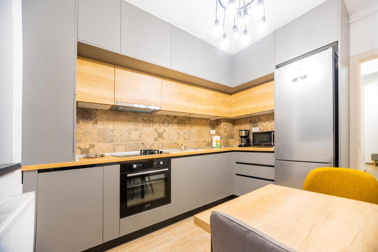 Brigitte Apartment Braşov Exteriör bild
